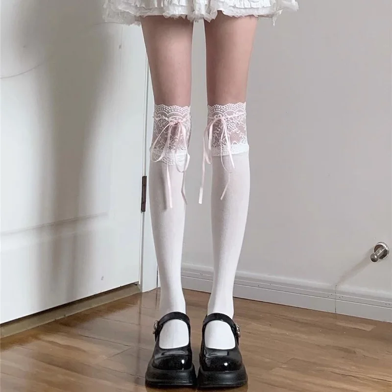 Aksamitne podkolanówki Lolita z koronką i wstążką Beżowy