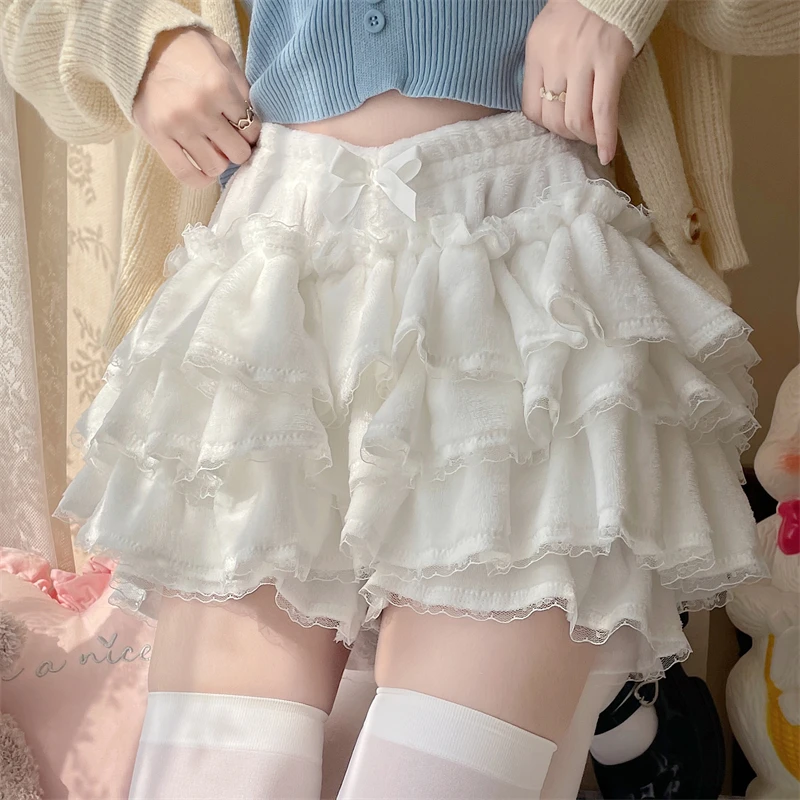Aksamitne spodenki bufiaste w stylu Lolita z koronką Biały