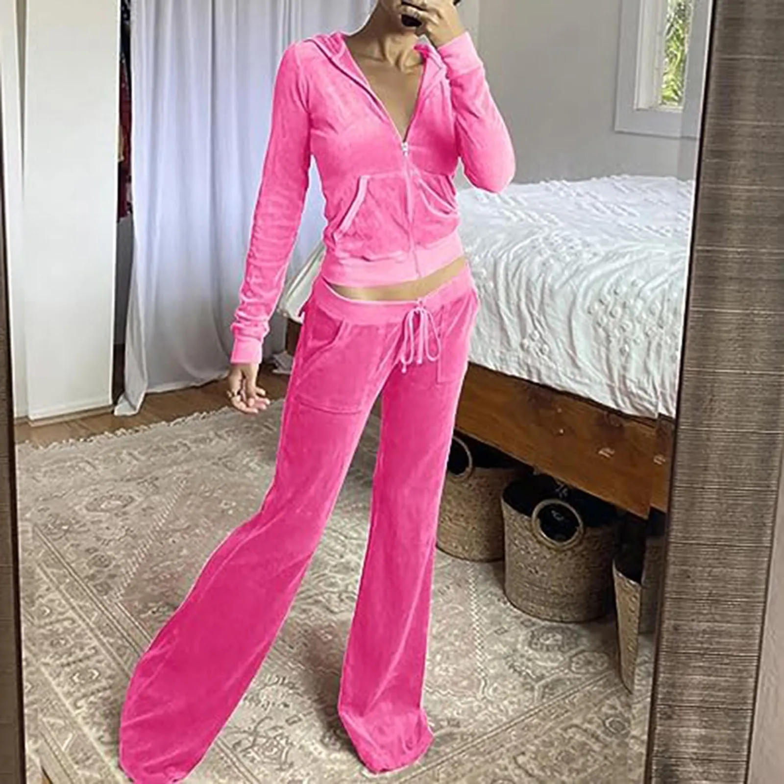 Aksamitny welurowy dres damski z kapturem — bluza i szerokie spodnie Różowy
