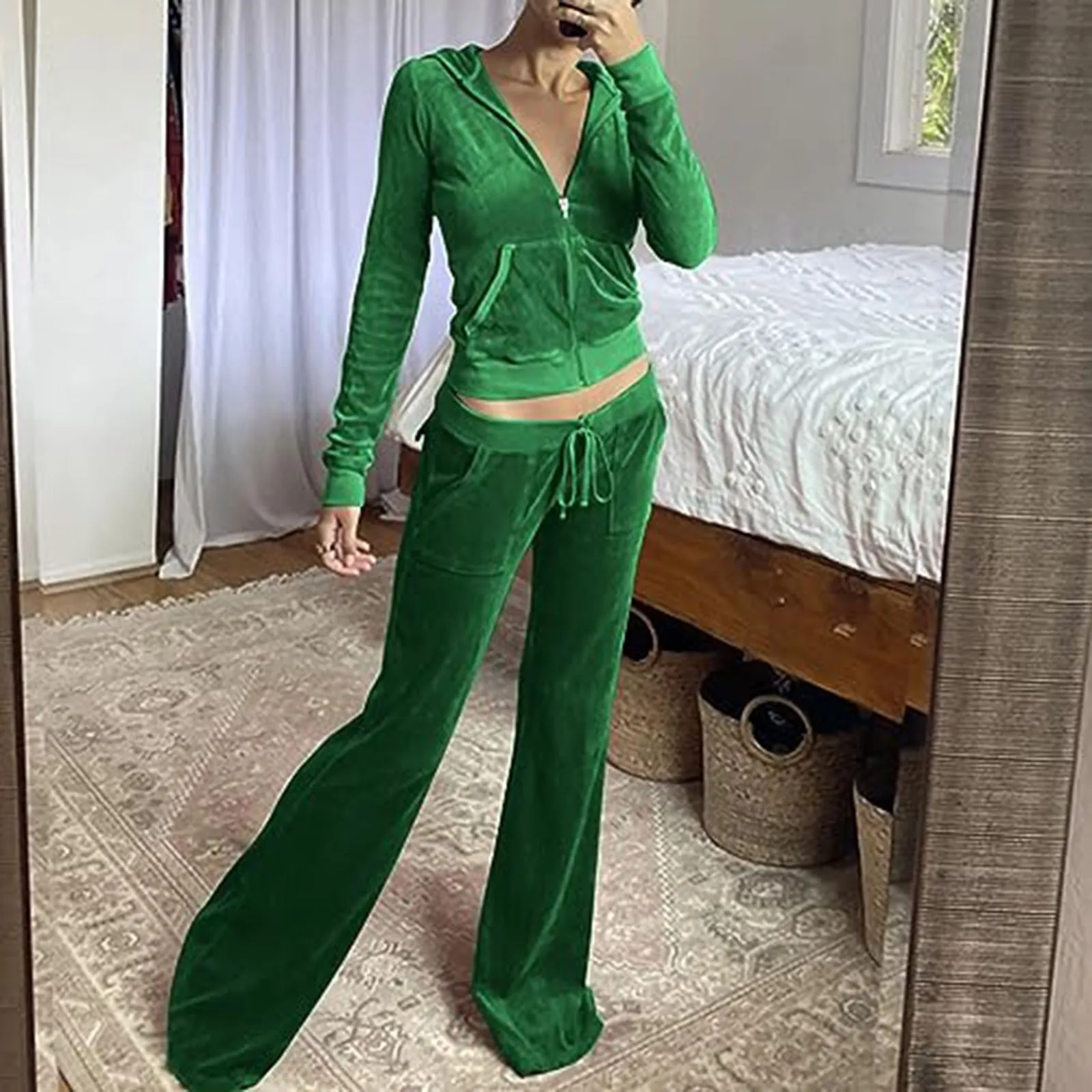 Aksamitny welurowy dres damski z kapturem — bluza i szerokie spodnie Zielony