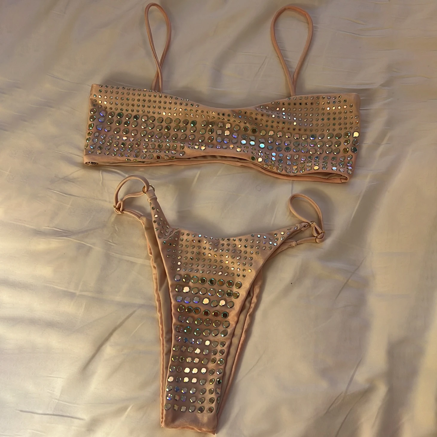 Bandeau bikini z diamentową ozdobą błyszczące push-up Beżowy