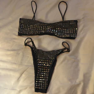 Bandeau bikini z diamentową ozdobą błyszczące push-up Czarny
