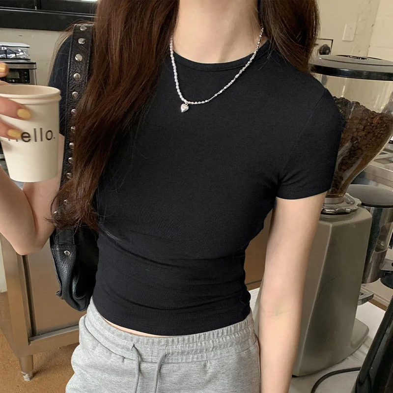 Basic crop top obcisły z krótkim rękawem i okrągłym dekoltem Czarny