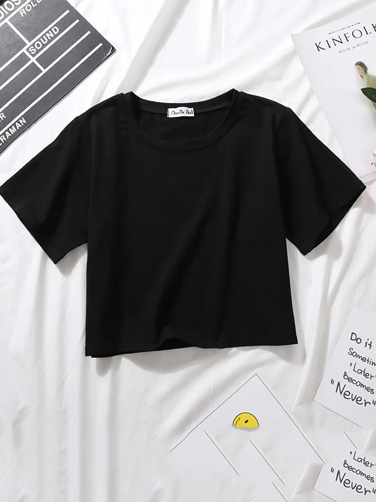 Bawełniany crop top damski z krótkim rękawem i okrągłym dekoltem Czarny