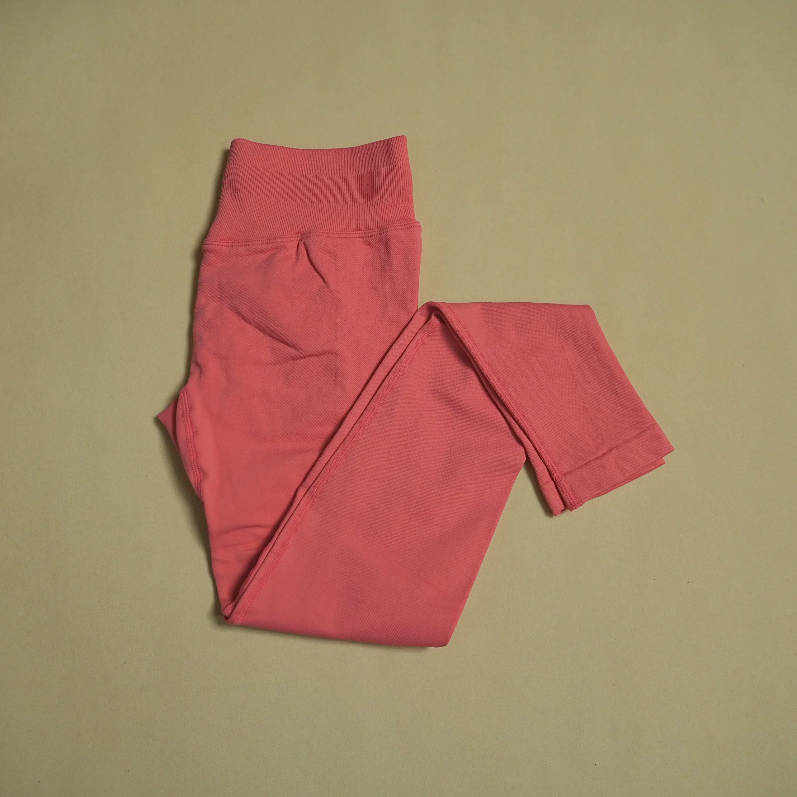Bezszwowe legginsy do jogi modelujące pośladki Kolba