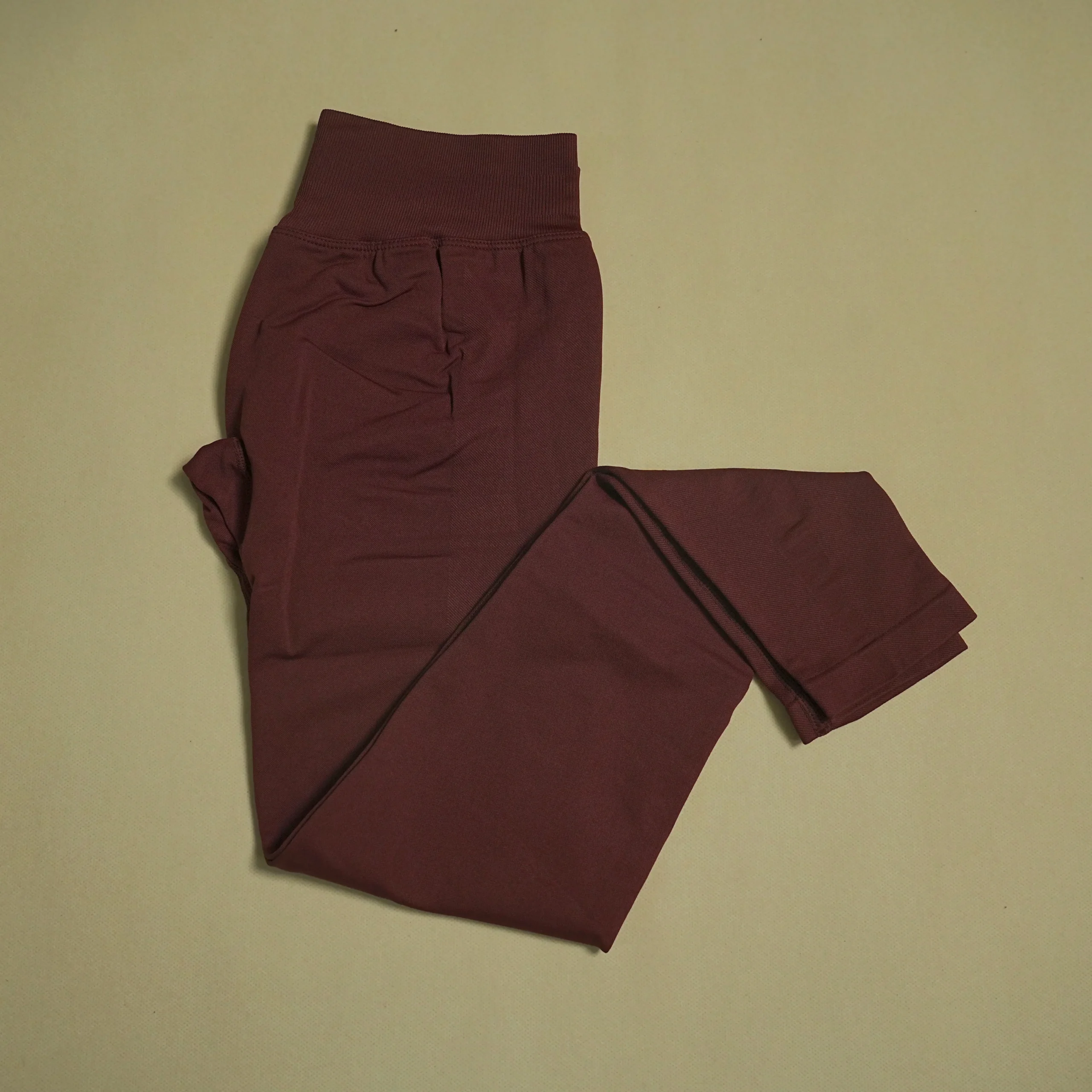 Bezszwowe legginsy do jogi modelujące pośladki Szary
