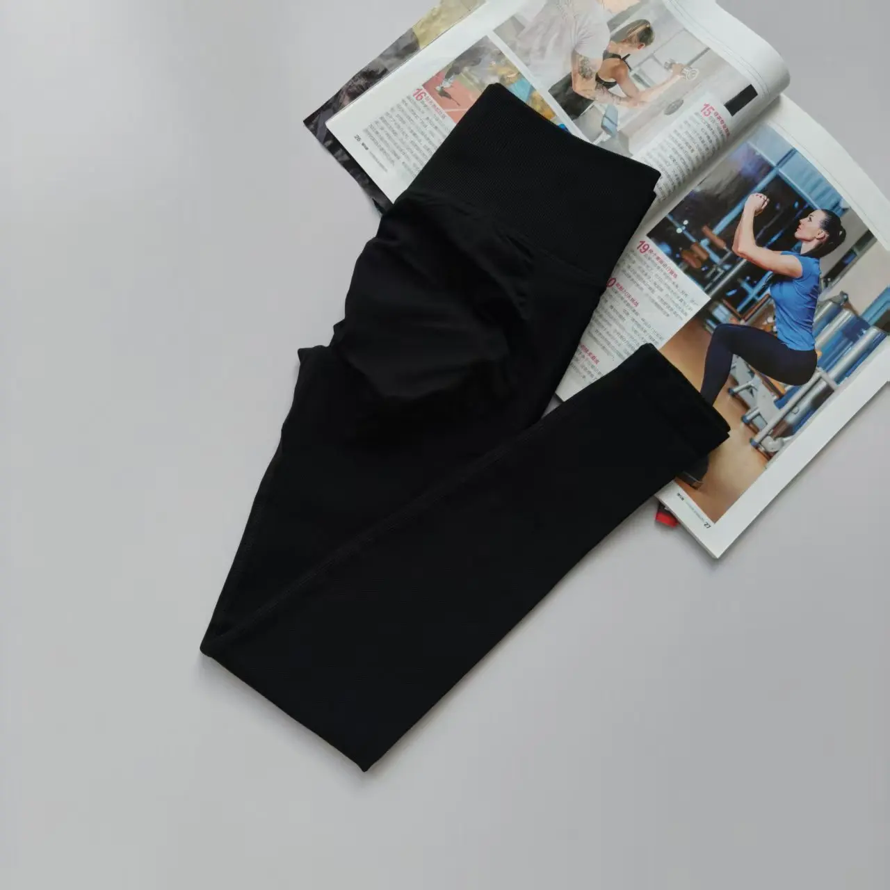 Bezszwowe legginsy sportowe z wysokim stanem modelujące sylwetkę Beżowy