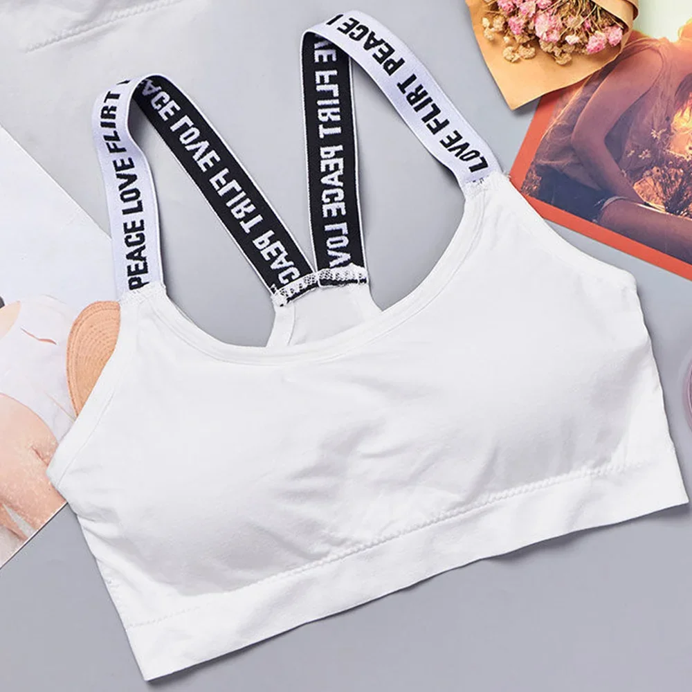 Bezszwowy crop top sportowy z szerokimi ramiączkami Czarny