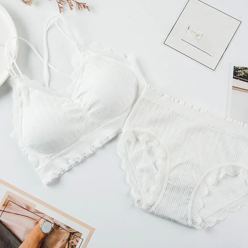 Bezszwowy komplet bielizny — bralette i majtki wysokiego stanu Biały