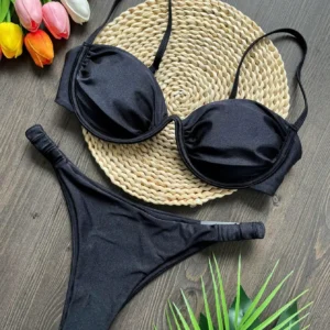 Bikini 3D z kwiatami — mikro strój kąpielowy z fiszbinami i stringami Czarny