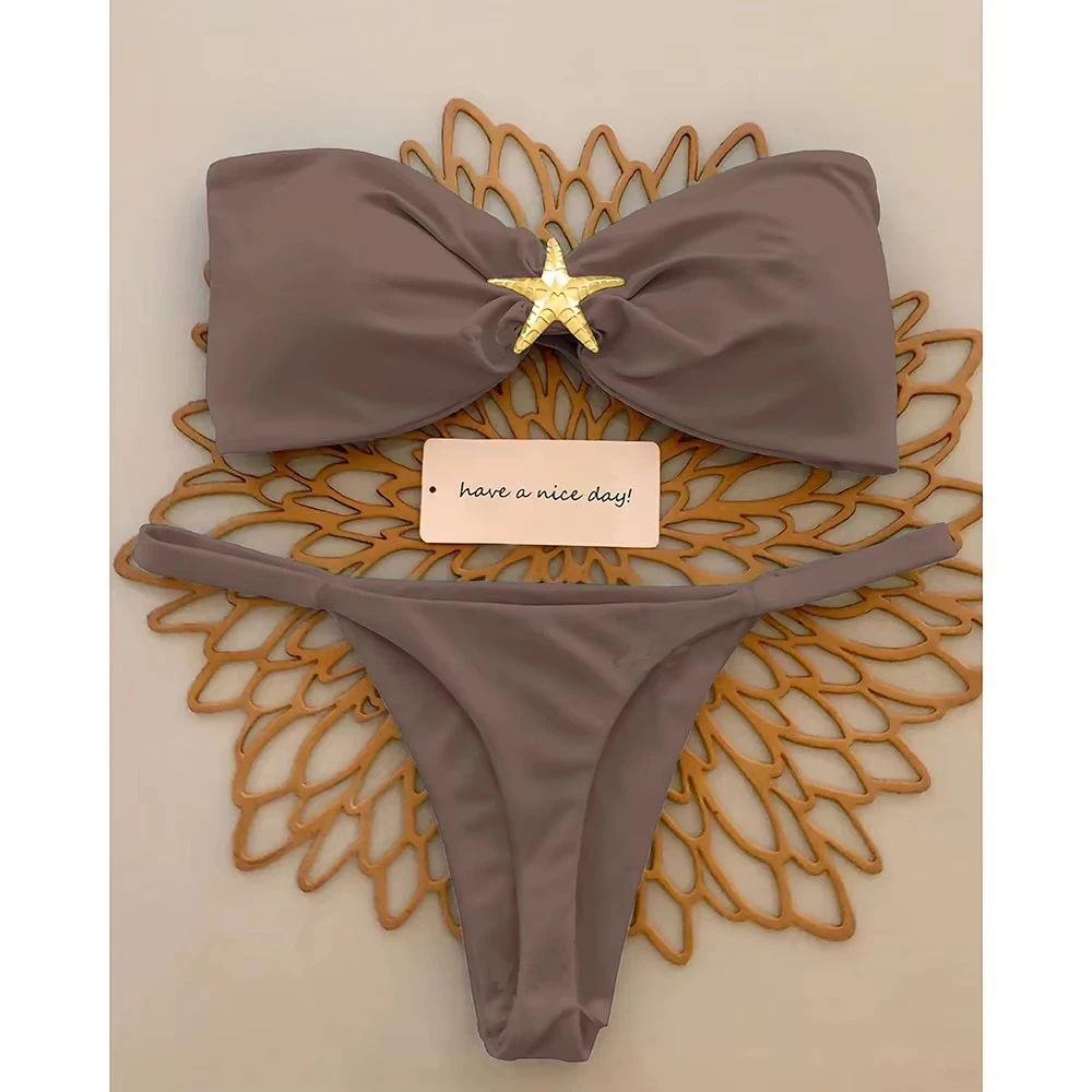 Bikini bandeau z ozdobą rozgwiazdy i stringami push-up Brązowy