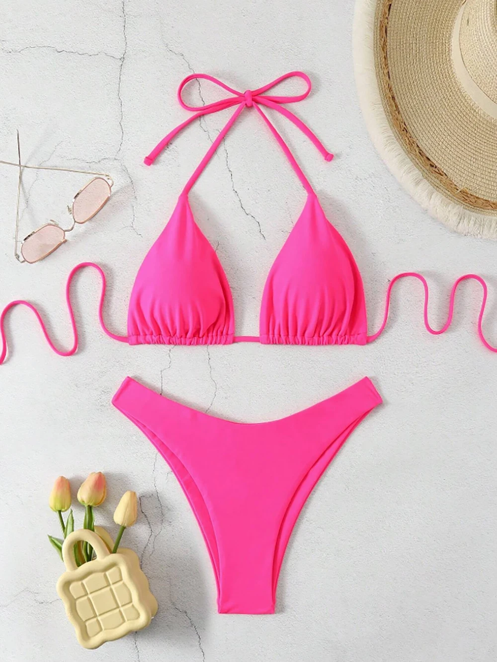 Bikini na szyję ze sznurowaniem i niskim stanem stringi Szary