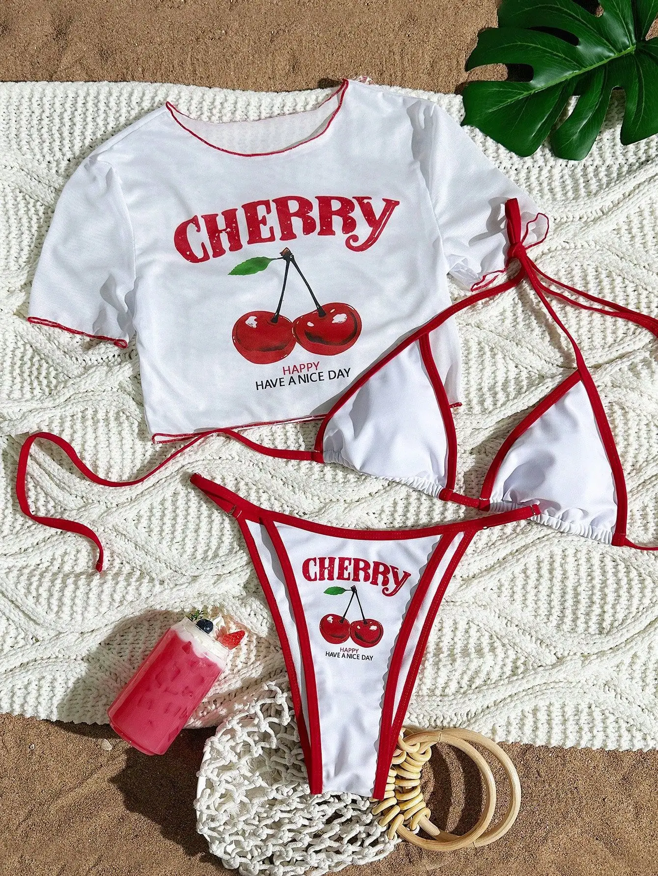 Bikini trzyczęściowe z nadrukiem wiśni i szarfami Biały