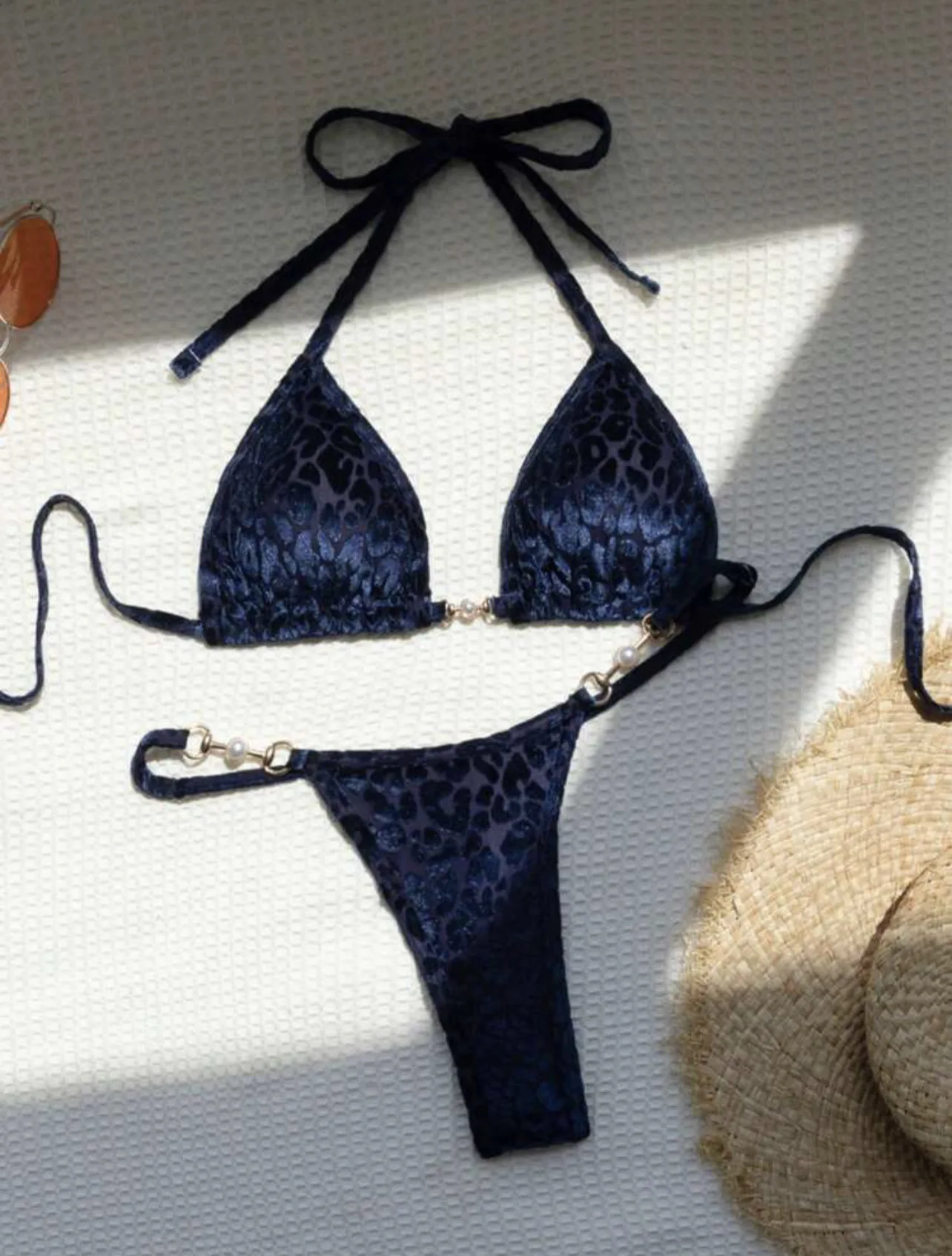 Bikini w panterkę ze sznurowaniem i stringami Niebieski