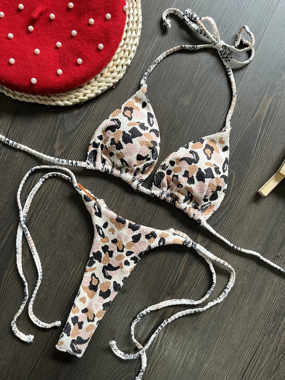 Bikini push up w panterkę ze stringami Beżowy