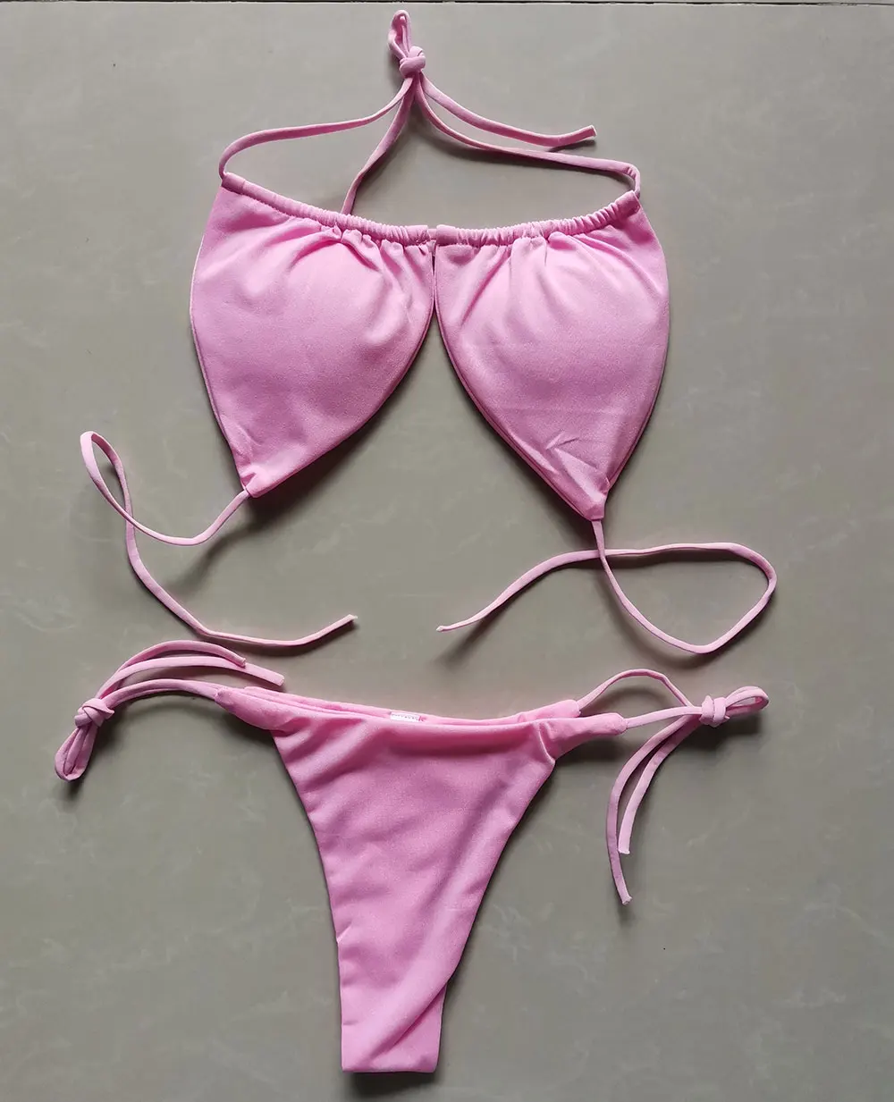 Bikini push-up z usztywnianym biustonoszem i stringami Różowy