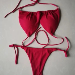 Bikini push-up z usztywnianym biustonoszem i stringami Złoto