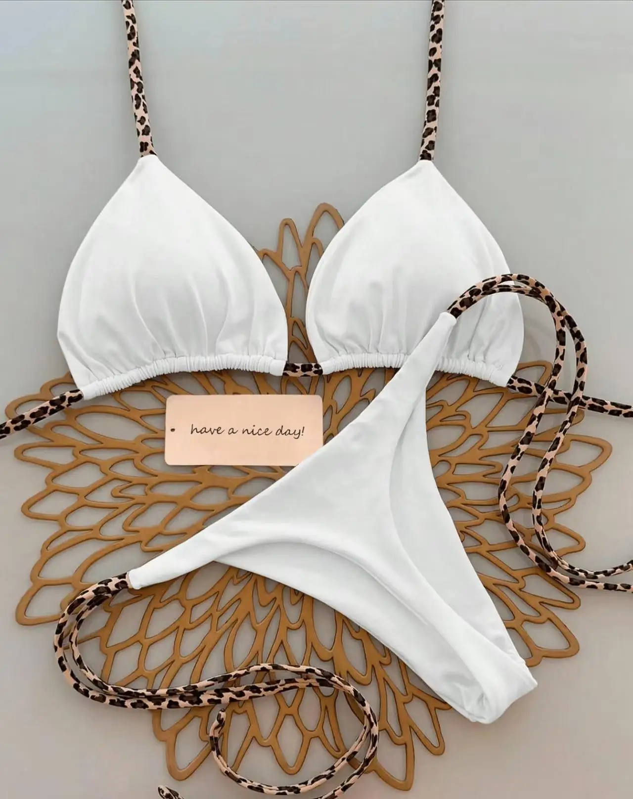 Bikini w panterkę z wysokim stanem i stringami Brązowy