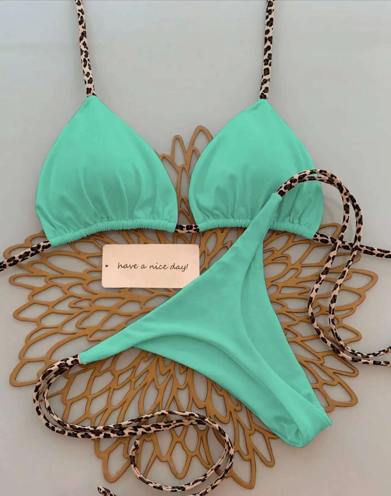 Bikini w panterkę z wysokim stanem i stringami Kolba