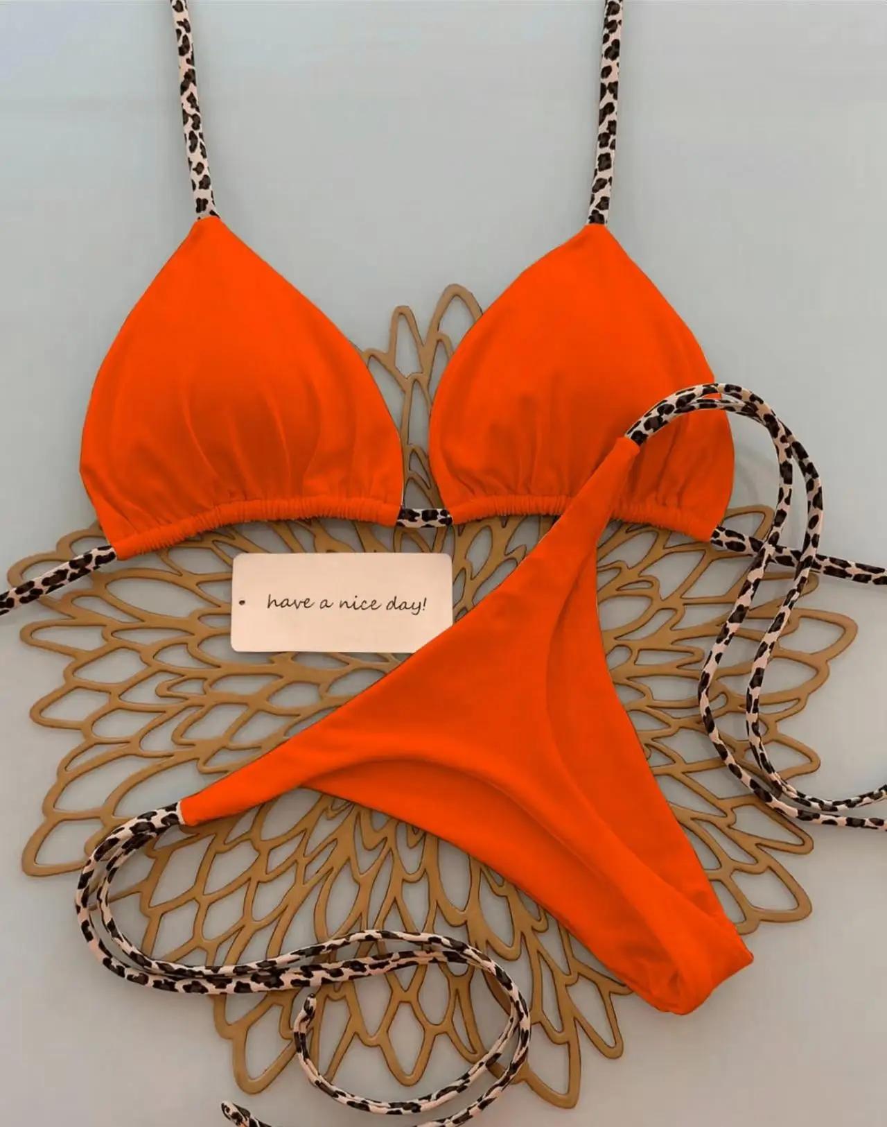 Bikini w panterkę z wysokim stanem i stringami Szary