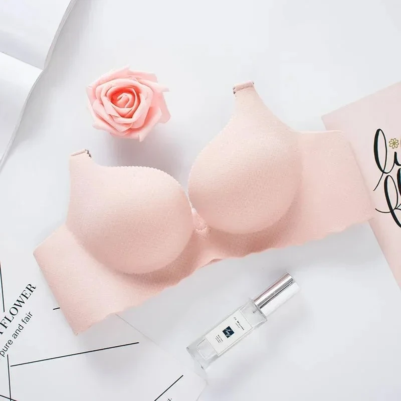 Mocny biustonosz push-up z wkładkami 8 cm dla małego biustu Czarny