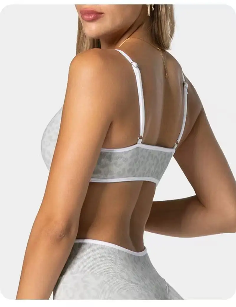 Sportowy biustonosz halter push-up do jogi z wkładkami Srebrny