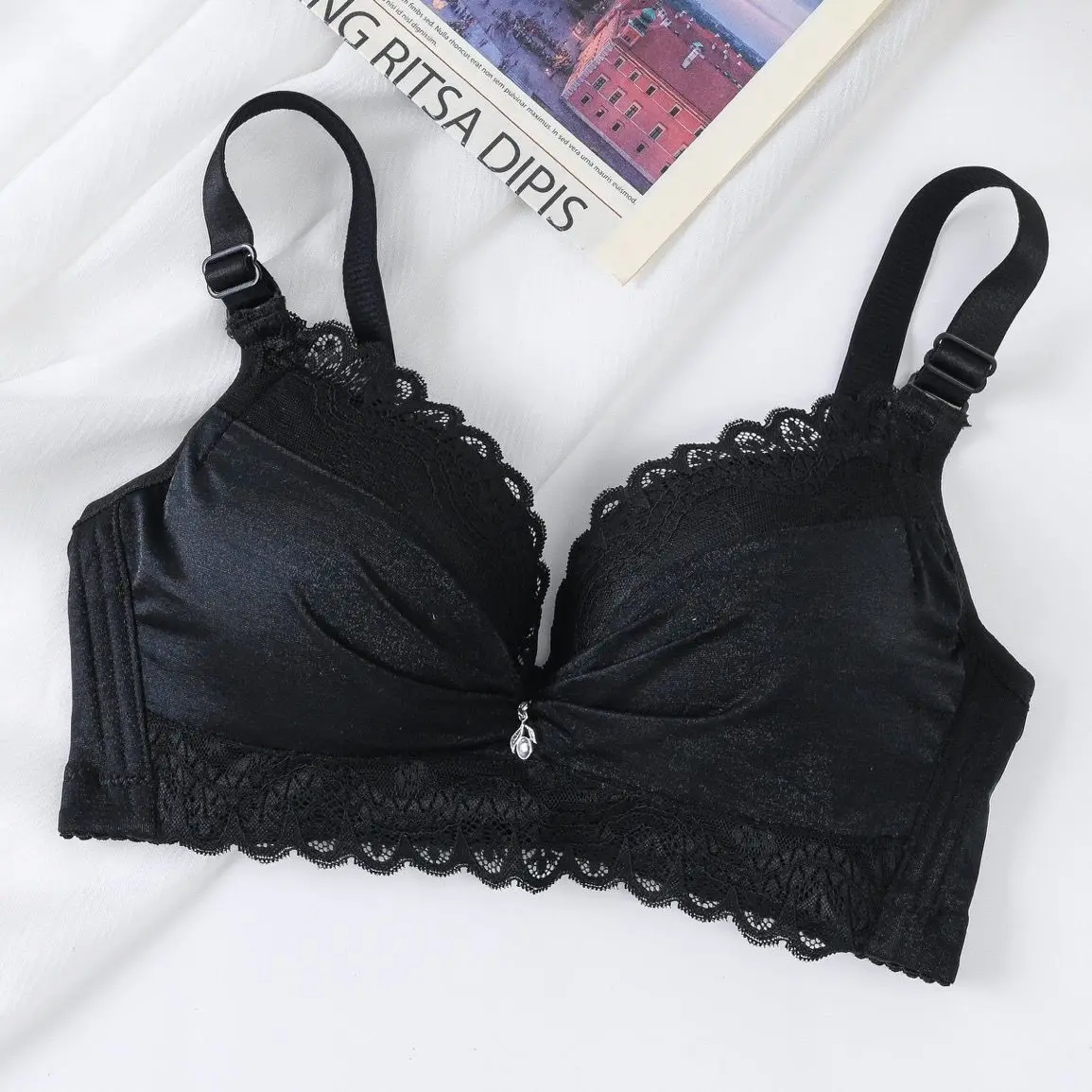 Biustonosz ultra push up 8 cm wkładki dla miseczek A/B Czarny