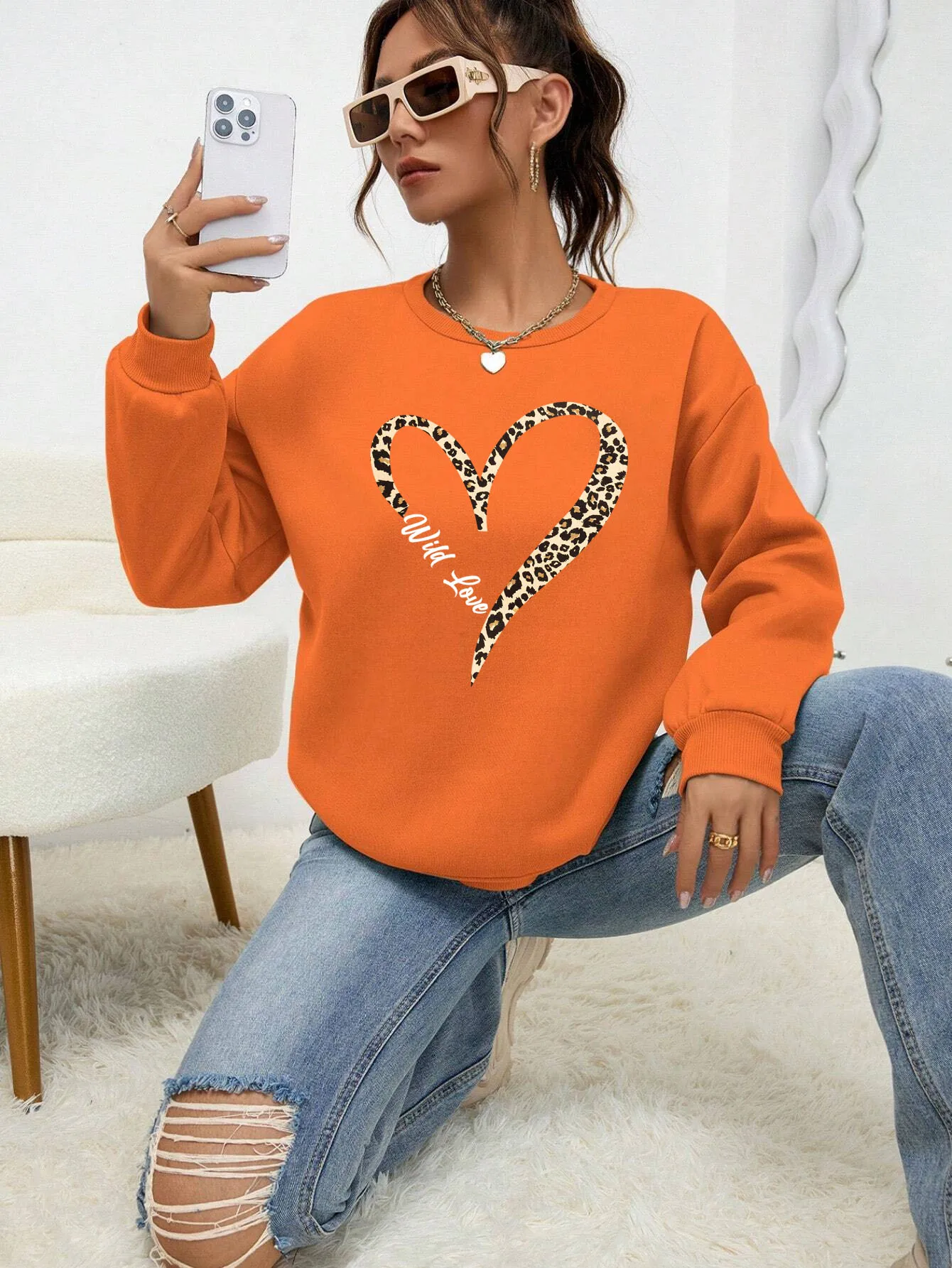 Bluza plus size w panterkę z okrągłym dekoltem Biały