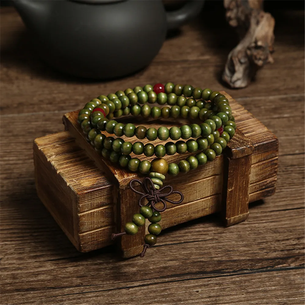 Bransoletka z drewna sandałowego mala 6 mm Rodowany