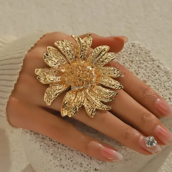 Szeroka metalowa bransoletka mankietowa w stylu vintage Pokryty tytanem