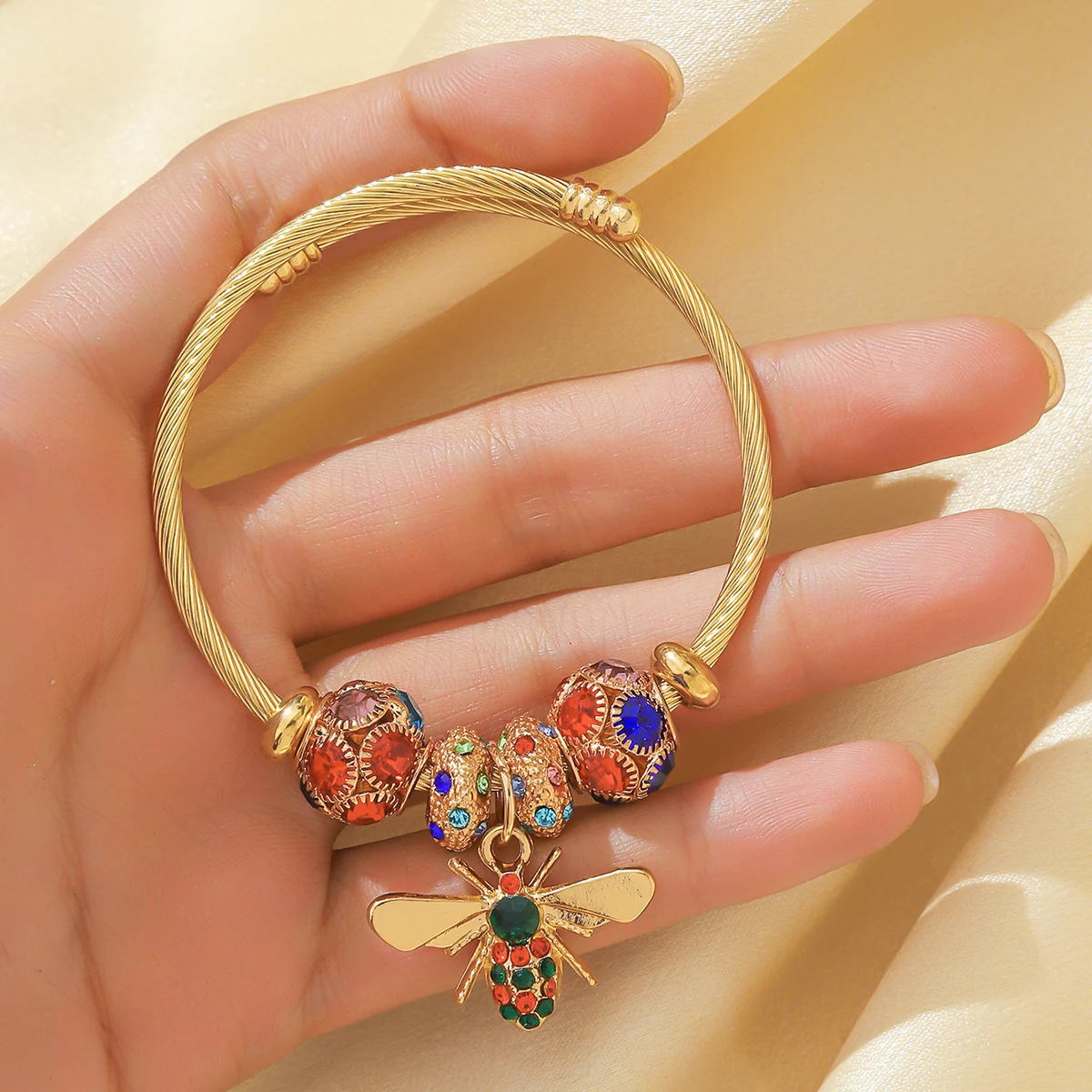 Bransoletka z koralikami w stylu charms Jasnożółty kolor