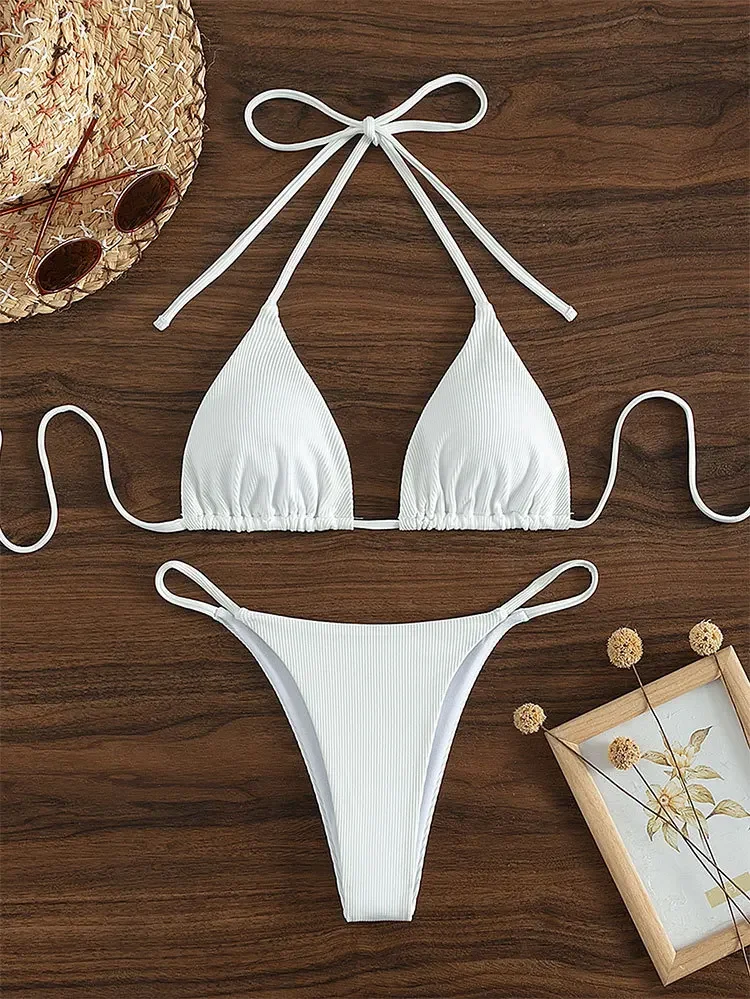 Seksowne brazylijskie bikini ze stringami i wiązaniem na szyi Beżowy