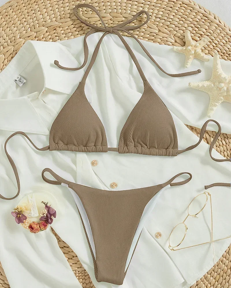 Seksowne brazylijskie bikini ze stringami i wiązaniem na szyi Brązowy