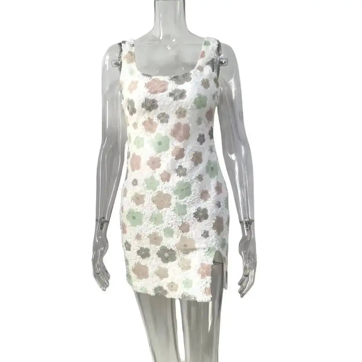 Cekinowa mini sukienka na ramiączkach w kwiatowy wzór 58023white