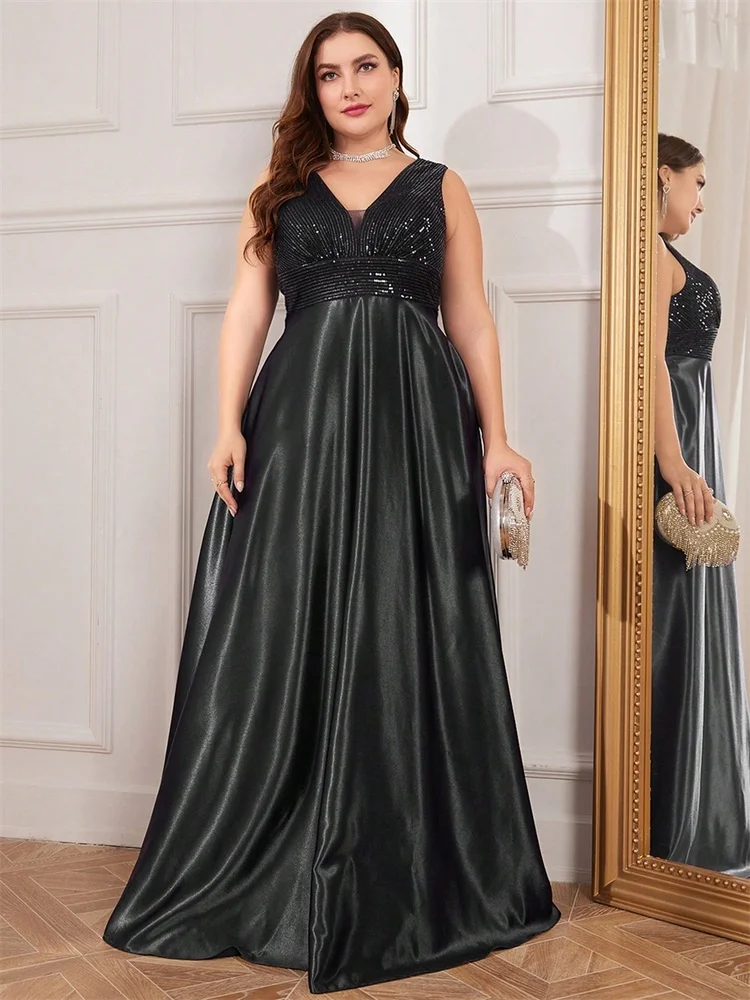 Cekinowa sukienka wieczorowa plus size z dekoltem V Czarny