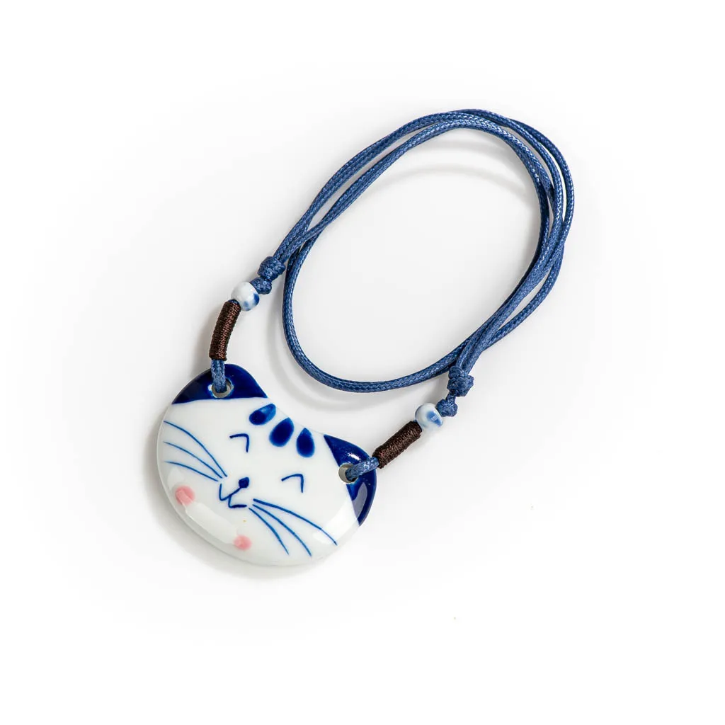 Ceramiczny naszyjnik z kotem w stylu kreskówkowym Rodowany