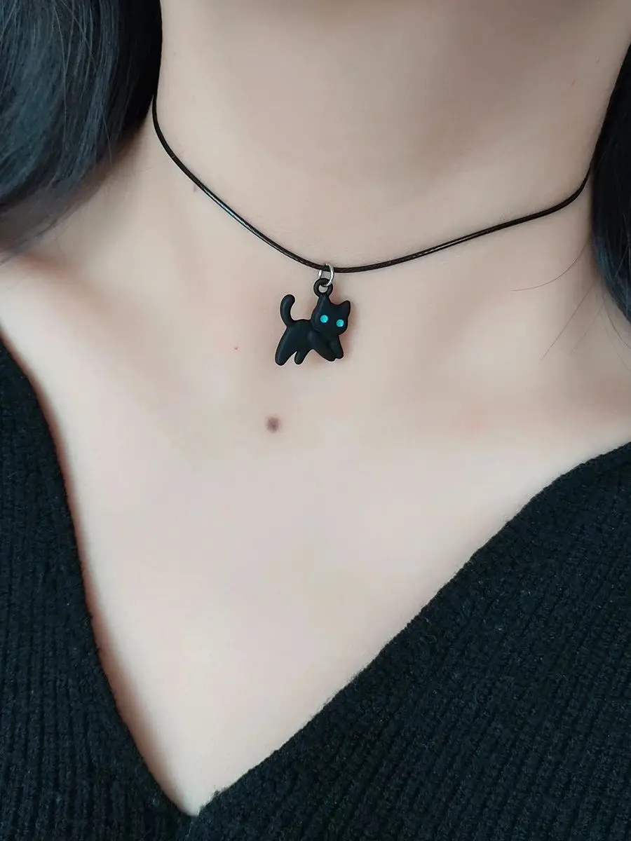 Choker damski z zawieszką czarny kotek Kolor stali
