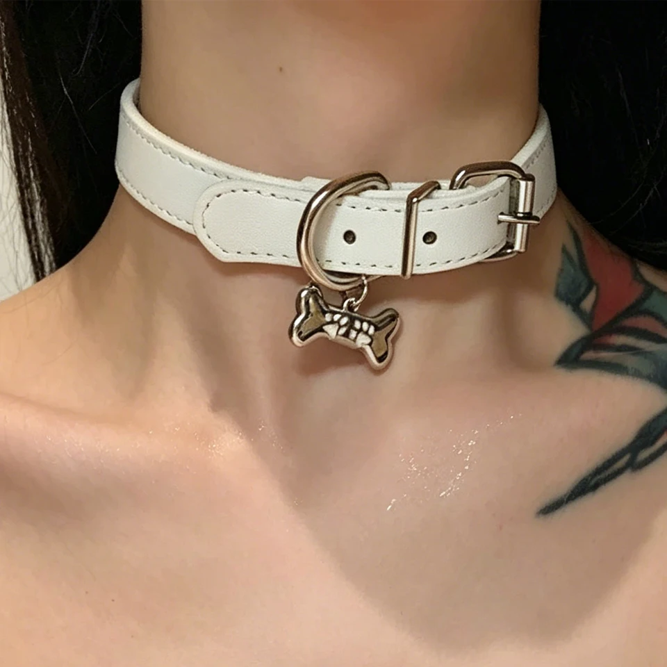 Choker Y2K z eko skóry z zawieszką Fiolet kobaltowy