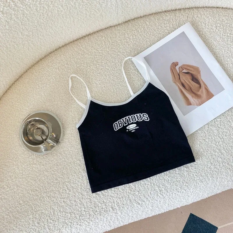 Crop top na ramiączkach z wyjmowanym biustonoszem Czarny