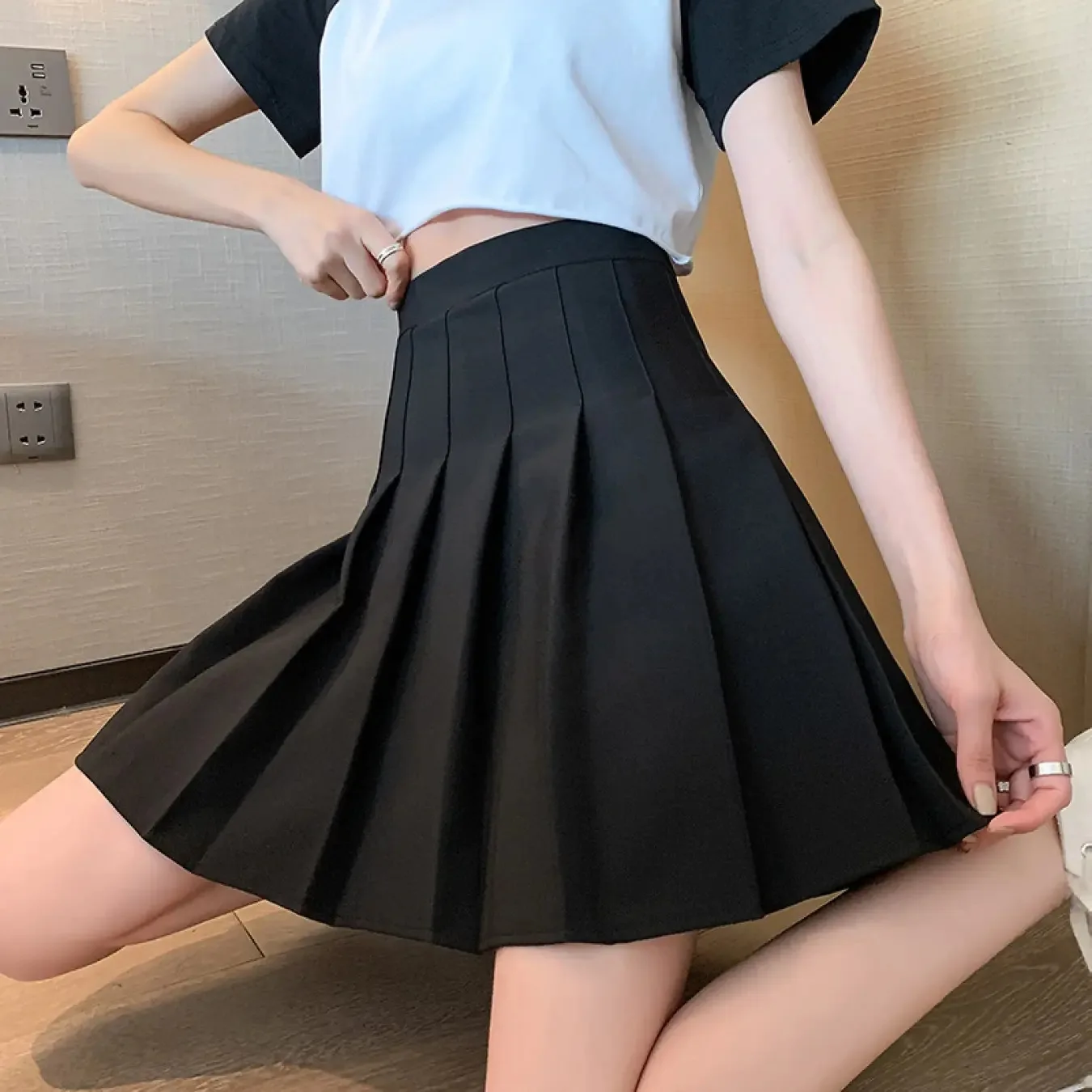 Czarna plisowana mini spódniczka z wysokim stanem plus size Czarny