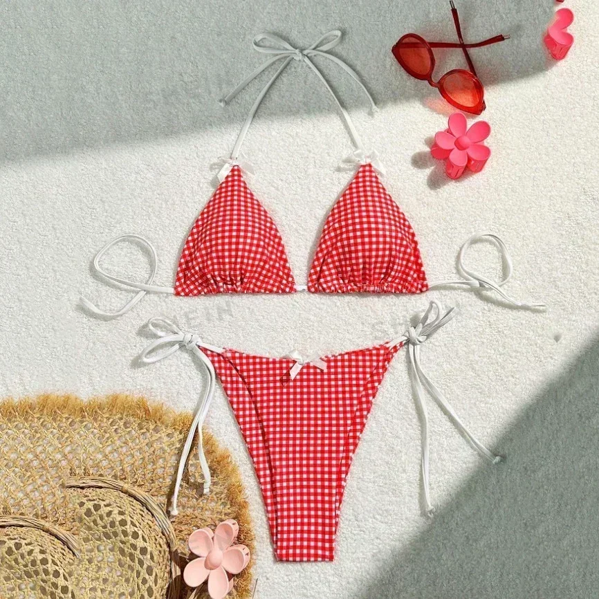 Czerwone mikro bikini w kratę ze sznurowaniem i stringami Czerwony