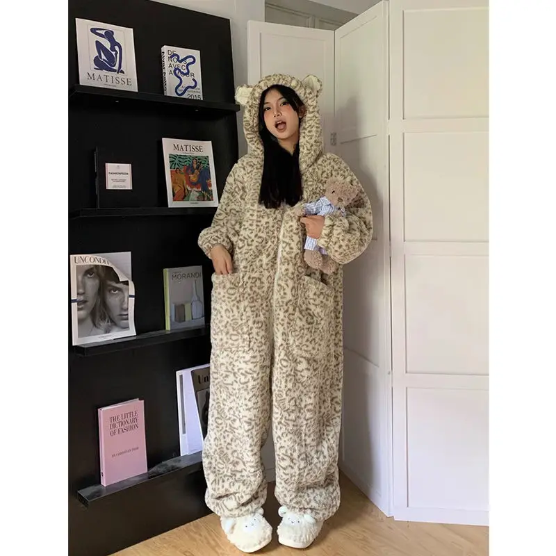 Damska piżama onesie w panterkę - flanelowy kombinezon z kapturem Beżowy