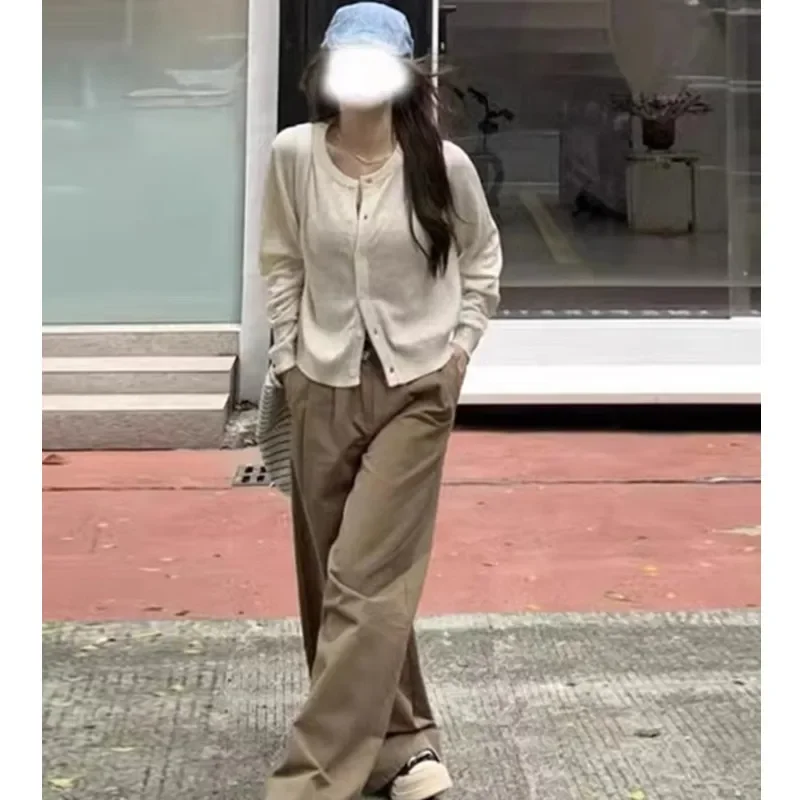 Damski elegancki kardigan z dekoltem w serek Beżowy