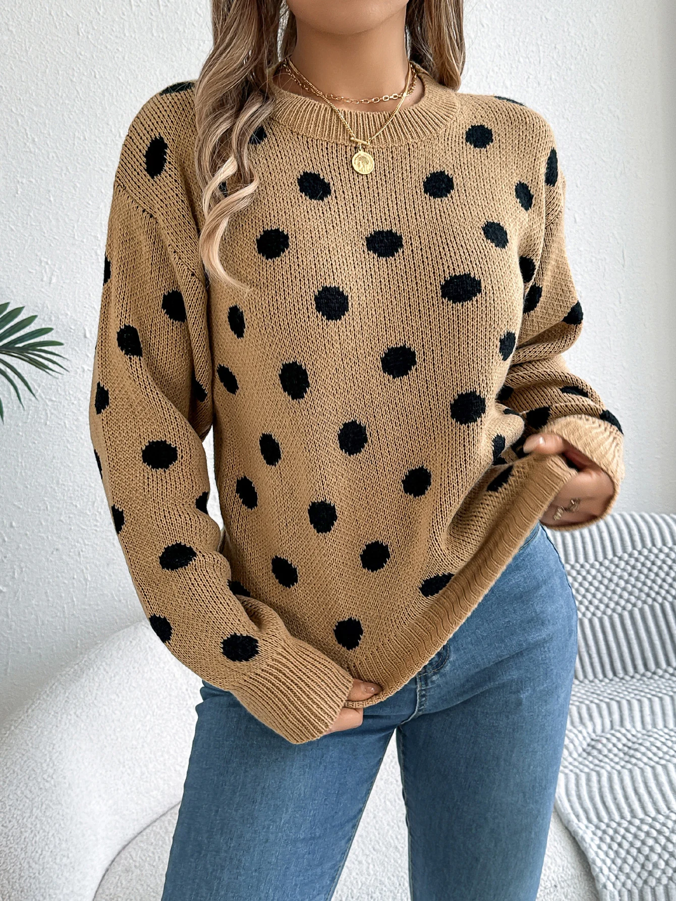 Damski sweter dzianinowy w kropki z rękawem typu latarnia Khaki