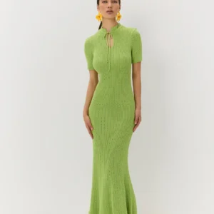 Długa sukienka bodycon z trenem rybim i wycięciem Beżowy