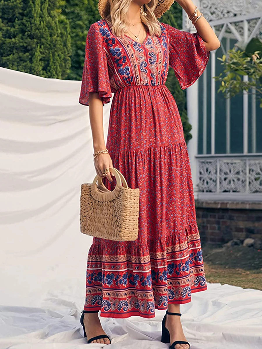 Długa sukienka boho z krótkim rękawem i dekoltem w szpic Czerwony