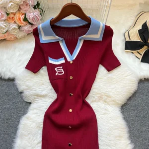 Długa sukienka dzianinowa bodycon Y2K z haftowanym wzorem Kolor czerwonego wina