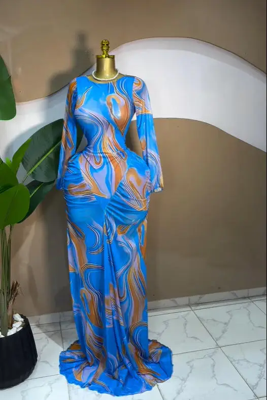 Dopasowana sukienka maxi z długim rękawem i efektem tie-dye Kolor korzenia lotosu
