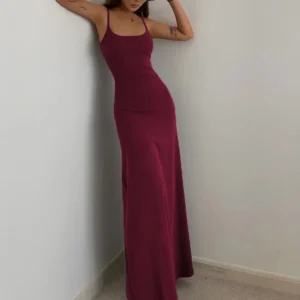 Dopasowana sukienka midi halter neck z paskami spaghetti Kolor czerwonego wina