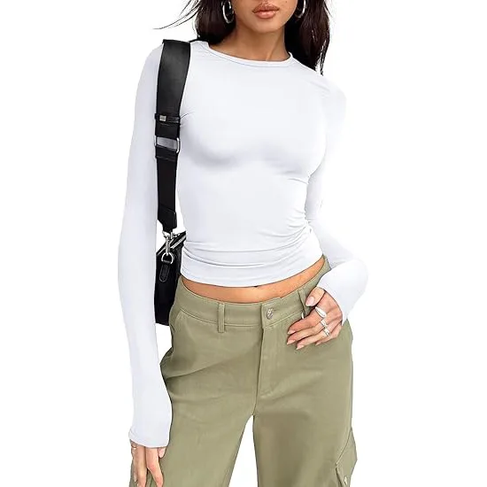 Dopasowany crop top z długim rękawem i okrągłym dekoltem Biały